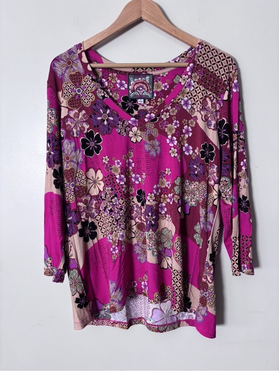 Johnny Was Tops - Johnny Was Janie Favorite V‑neck Swing Tee Pink Floral Stretch Bamboo